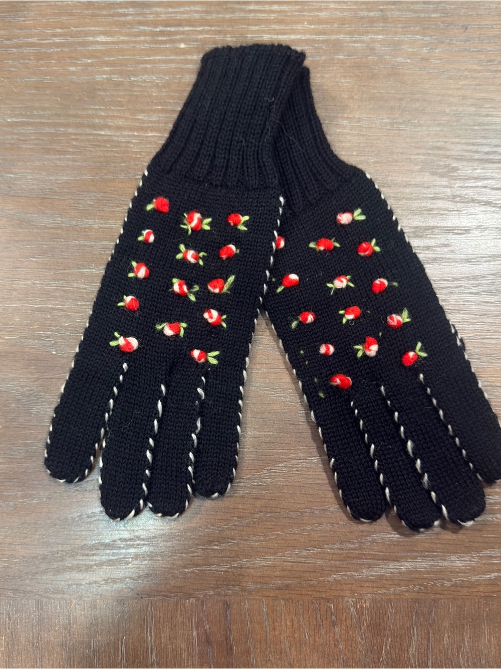 Vintage cottagecore black 100% wool knit gloves w/ red hand embroidered flowers